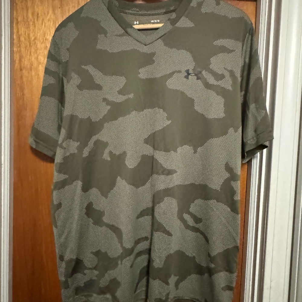 Under Armour Men's Camouflage Shirt Sz Large